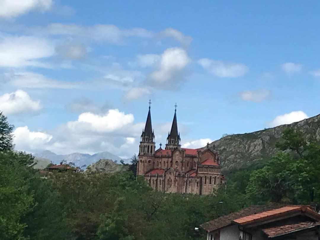 La Plaza De Cangas Apartamento Turistico Onís Exteriör bild
